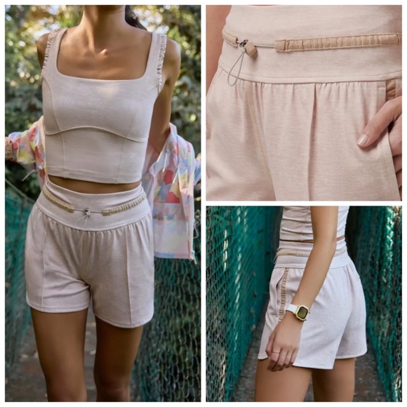 Travis Mathew Pants - EUC Travis Mathew MoveKnit Shorts Tennis Golf Athleisure Heather Cuban Sand